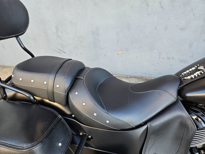 2020 INDIAN CHIEF VINTAGE DARK HORSE BLACK SMOKE
