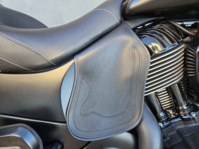 2020 INDIAN CHIEF VINTAGE DARK HORSE BLACK SMOKE