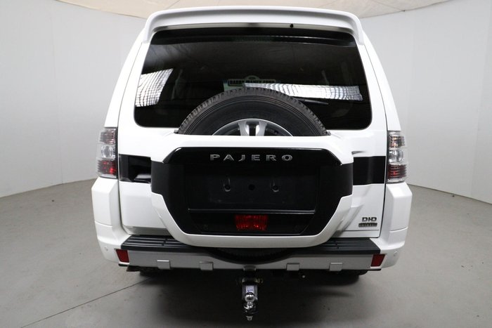 2017 Mitsubishi Pajero Exceed