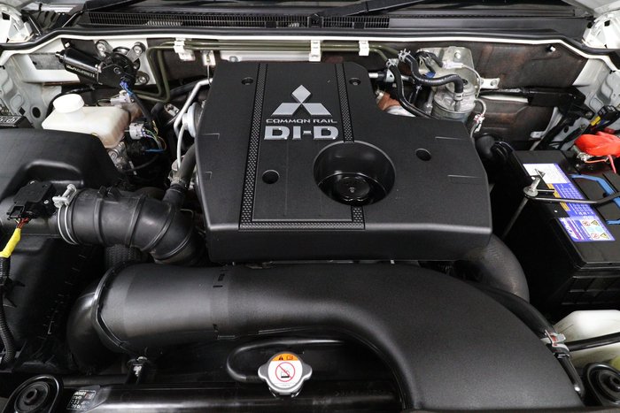 2017 Mitsubishi Pajero Exceed