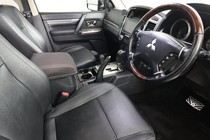 2017 Mitsubishi Pajero Exceed