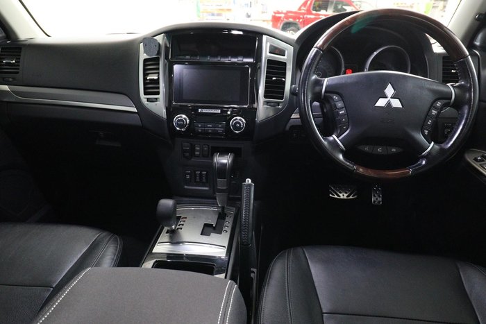 2017 Mitsubishi Pajero Exceed