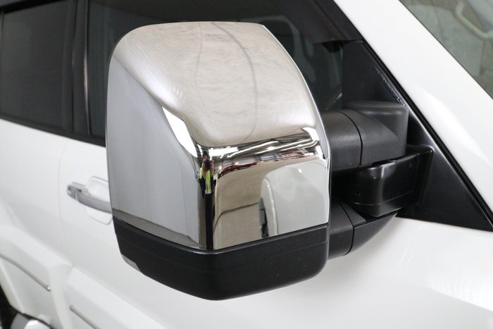 2017 Mitsubishi Pajero Exceed