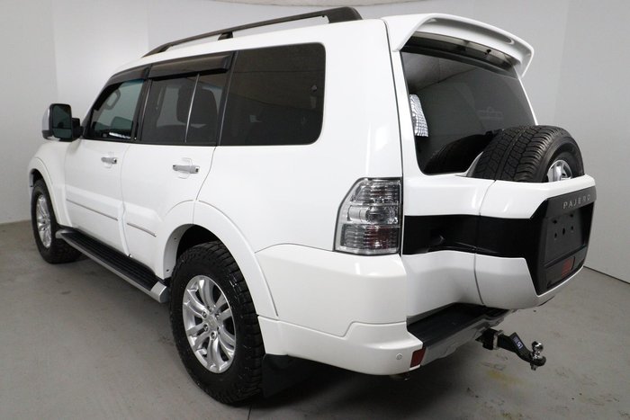 2017 Mitsubishi Pajero Exceed