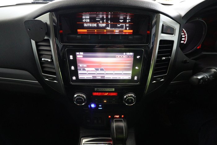 2017 Mitsubishi Pajero Exceed