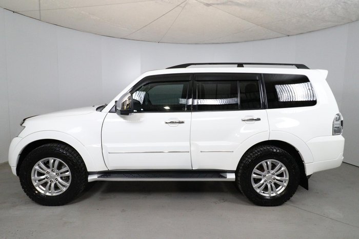 2017 Mitsubishi Pajero Exceed