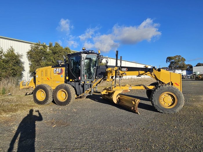 2022 Caterpillar 150 Awd - Mastless Gps Yellow
