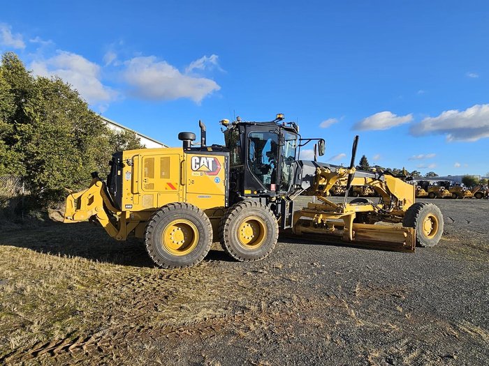 2022 Caterpillar 150 Awd - Mastless Gps Yellow
