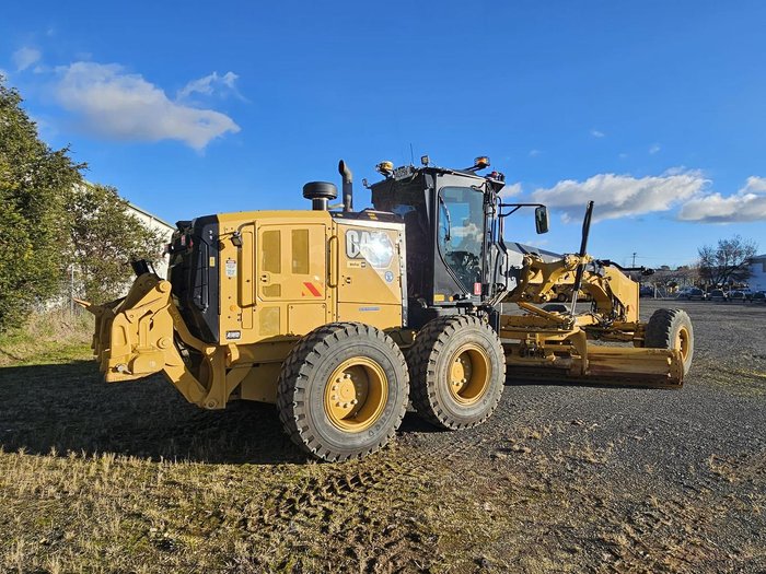2022 Caterpillar 150 Awd - Mastless Gps Yellow