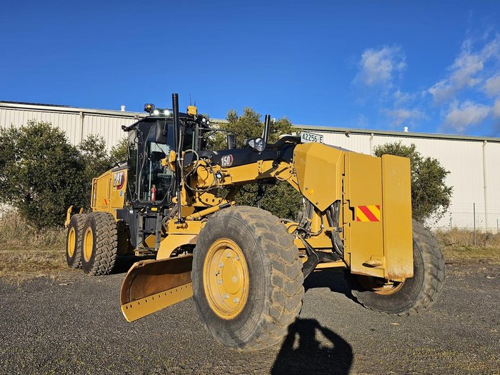 2022 Caterpillar 150 Awd - Mastless Gps Yellow