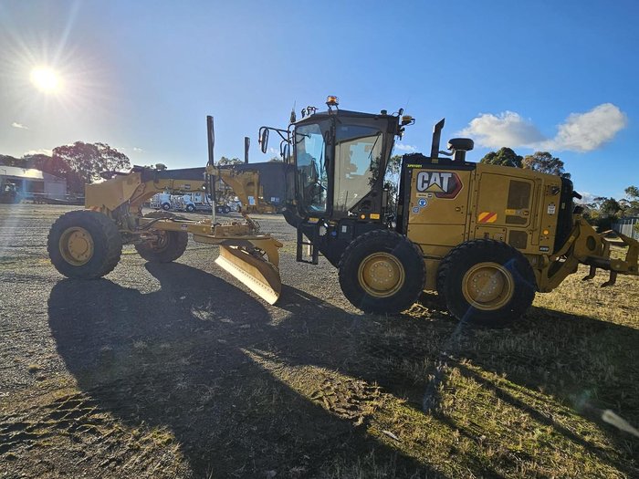 2022 Caterpillar 150 Awd - Mastless Gps Yellow