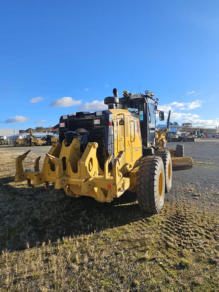 2022 Caterpillar 150 Awd - Mastless Gps Yellow