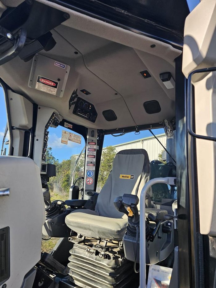 2022 Caterpillar 150 Awd - Mastless Gps Yellow