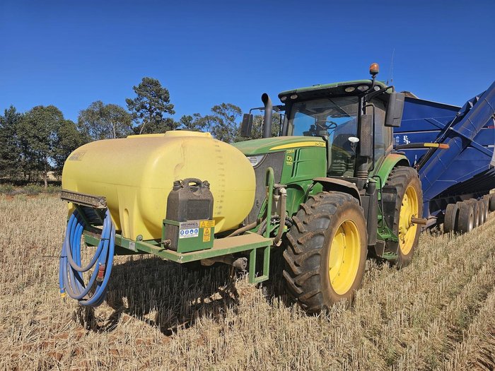 2019 John Deere 7210R Green