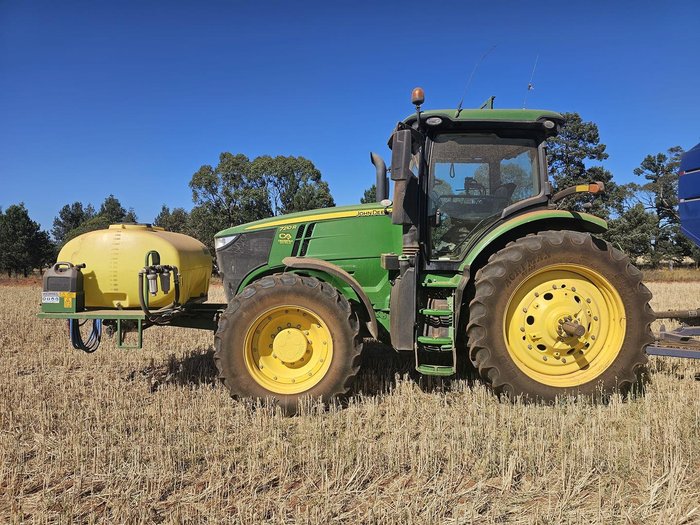 2019 John Deere 7210R Green