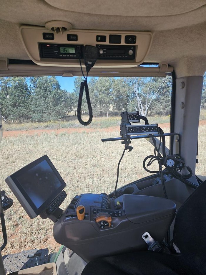 2019 John Deere 7210R Green