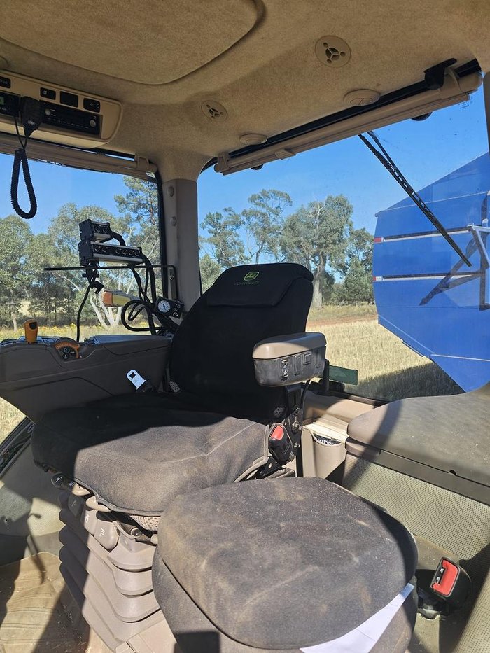 2019 John Deere 7210R Green