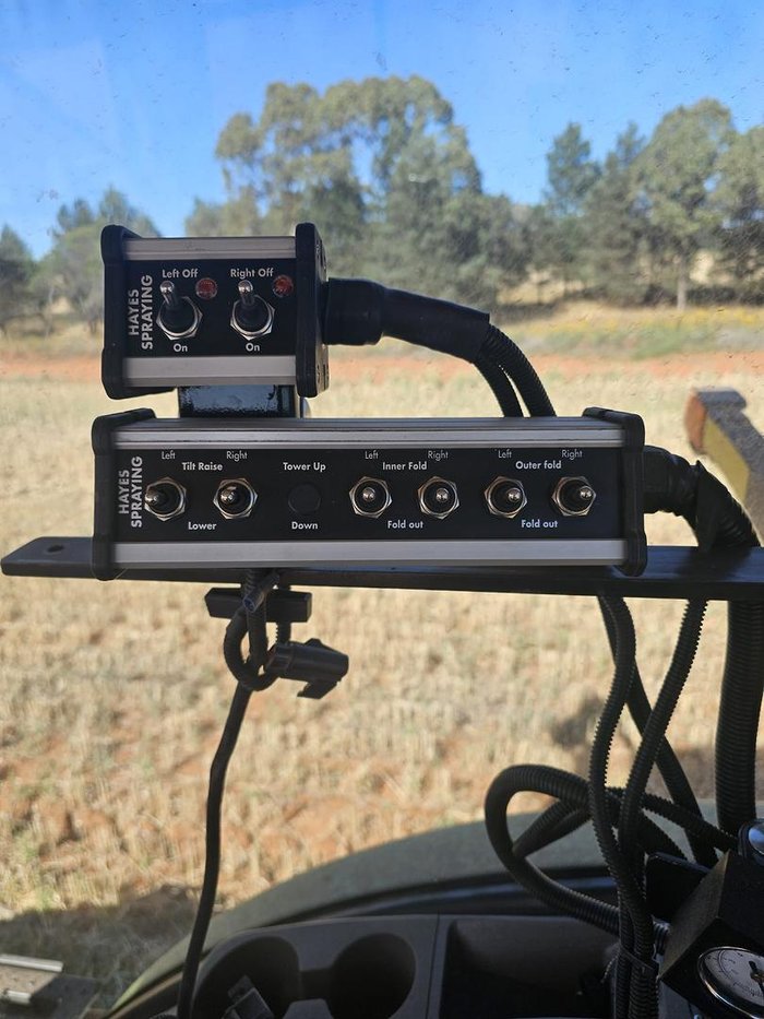 2019 John Deere 7210R Green