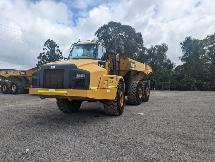 2012 CAT 740B Yellow