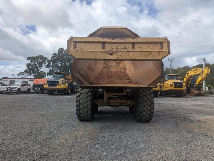 2012 CAT 740B Yellow