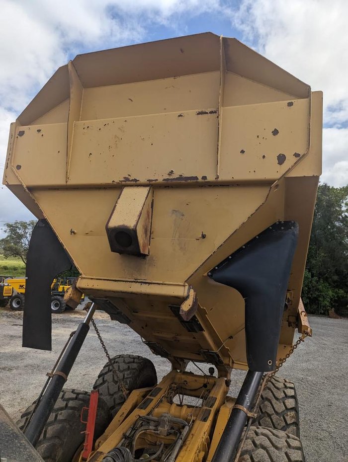 2012 CAT 740B Yellow