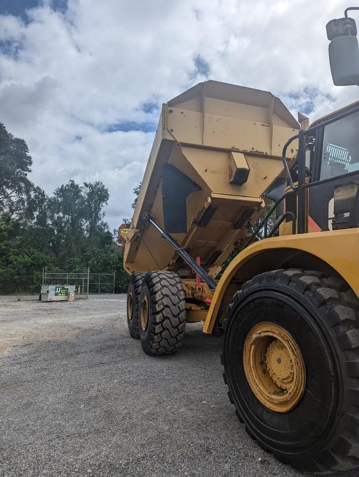 2012 CAT 740B Yellow