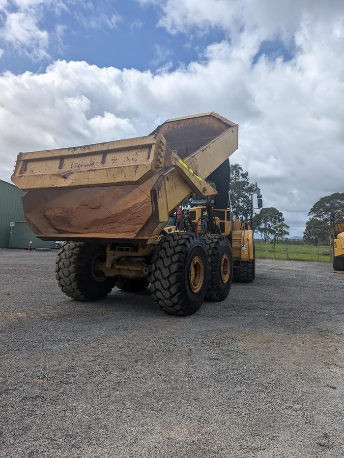 2012 CAT 740B Yellow
