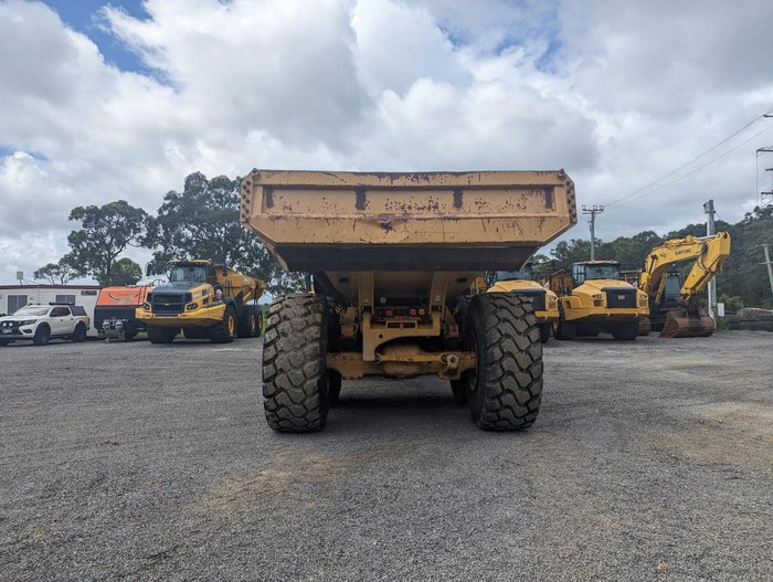 2012 CAT 740B Yellow