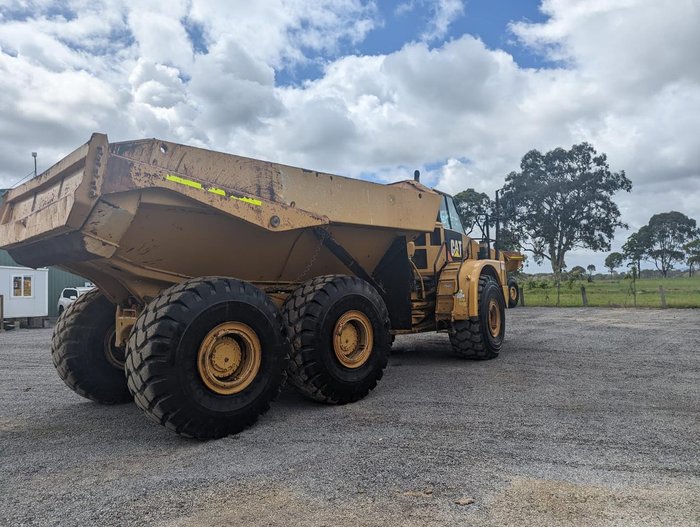 2012 CAT 740B Yellow