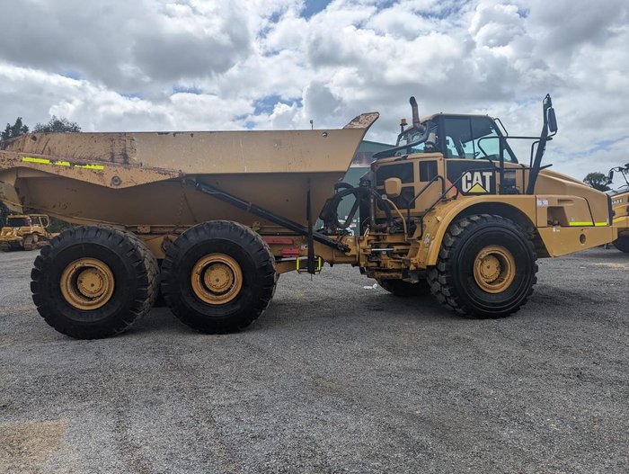 2012 CAT 740B Yellow