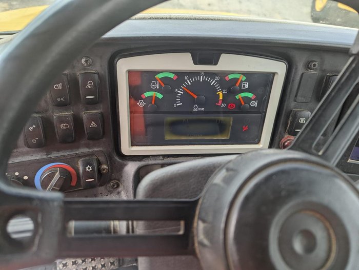 2012 CAT 740B Yellow