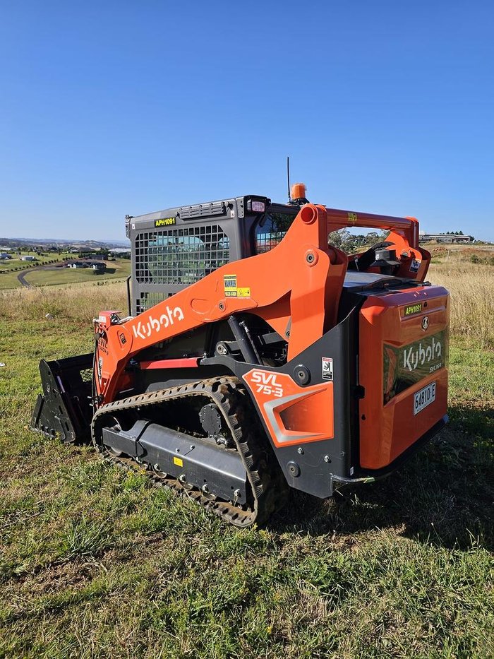 2024 Kubota Svl75-3 Orange