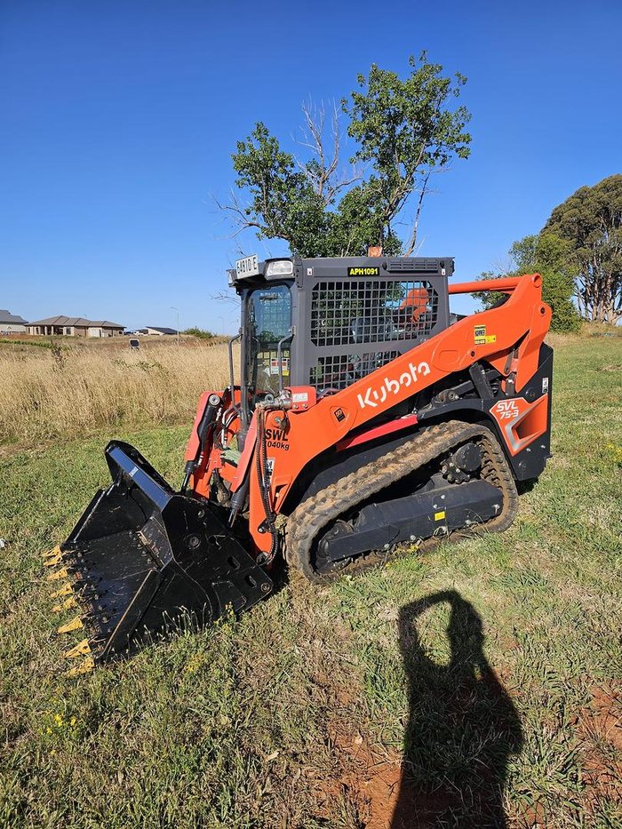 2024 Kubota Svl75-3 Orange