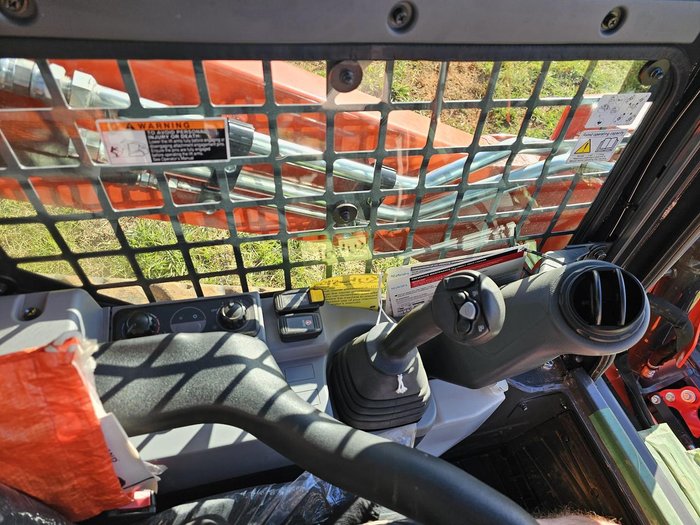 2024 Kubota Svl75-3 Orange