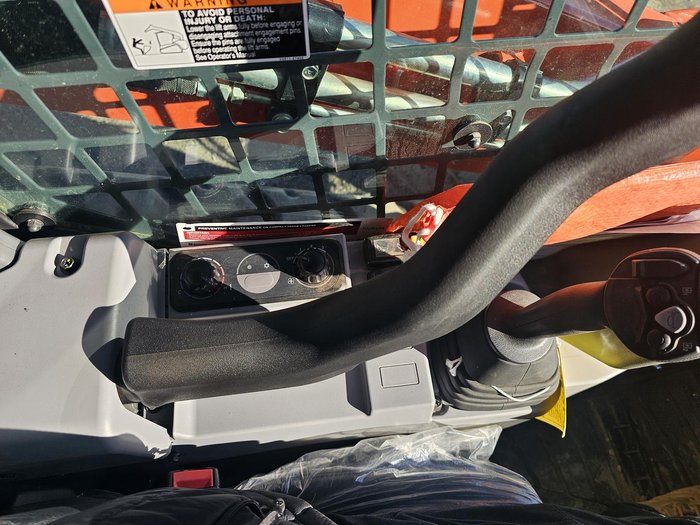 2024 Kubota Svl75-3 Orange