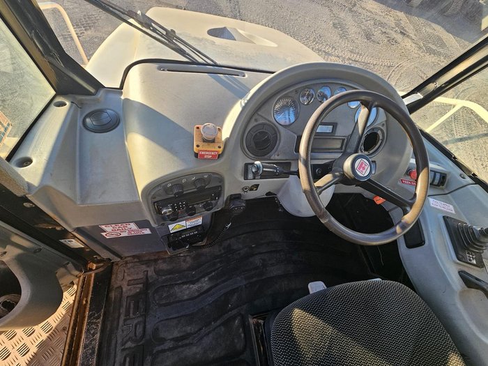 2005 Articulated Truck Terex White