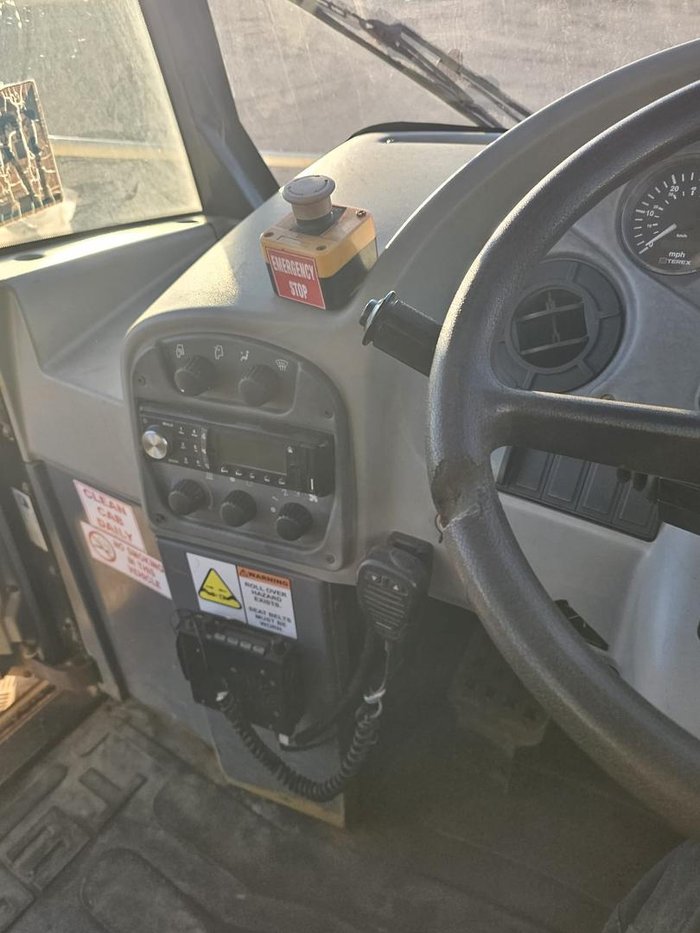 2005 Articulated Truck Terex White