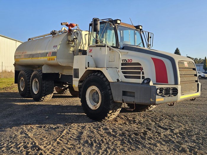 2005 Articulated Truck Terex White