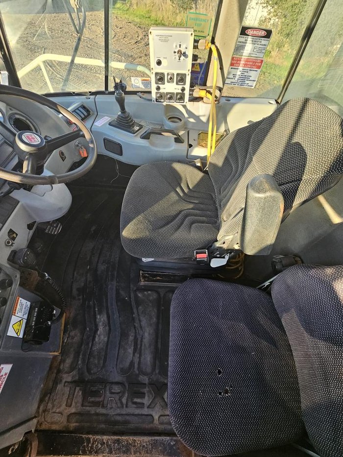 2005 Articulated Truck Terex White