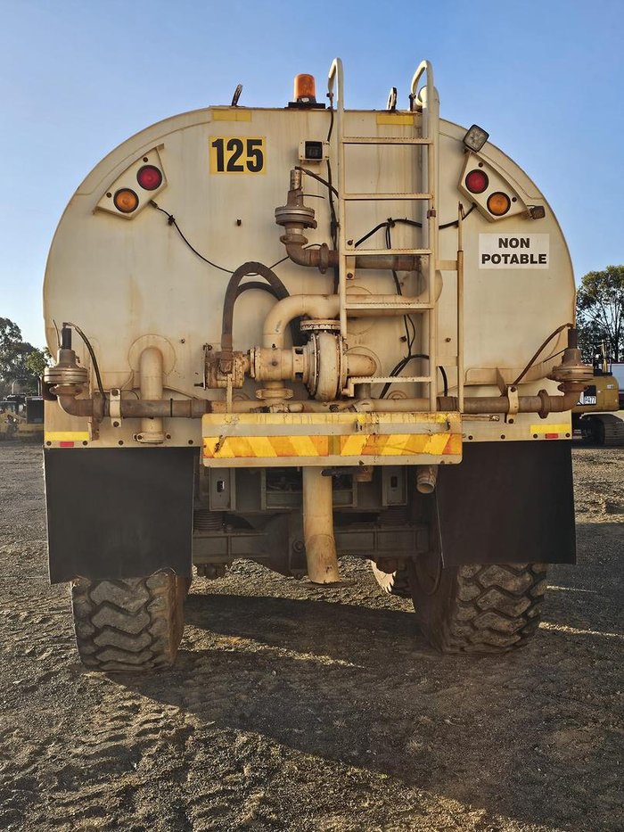 2005 Articulated Truck Terex White
