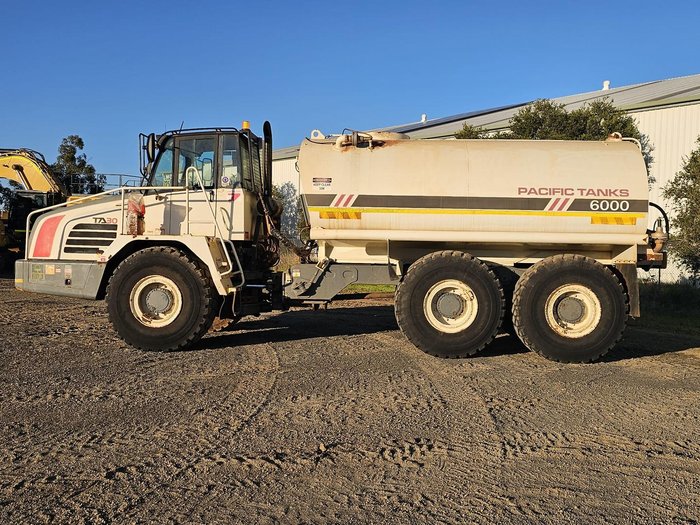 2005 Articulated Truck Terex White