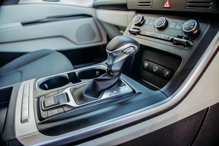 2020 Kia Carnival S