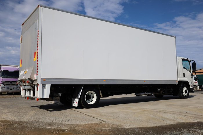 2021 Isuzu F Series FSR140-260 12 Pallet Pantech With Tailgate White