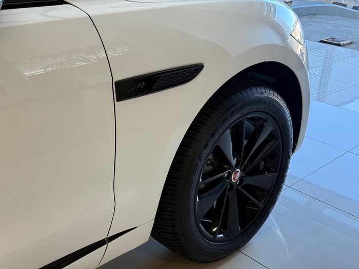 2023 Jaguar F-PACE P250 R-Dynamic SE