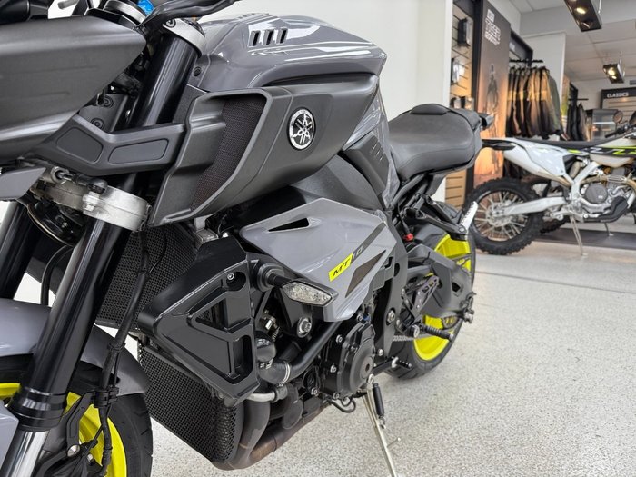 2016 YAMAHA MT-10 grey