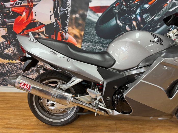 2006 Honda CBR1100XX (SUPER BLACKBIRD) GREY