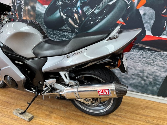 2006 Honda CBR1100XX (SUPER BLACKBIRD) GREY