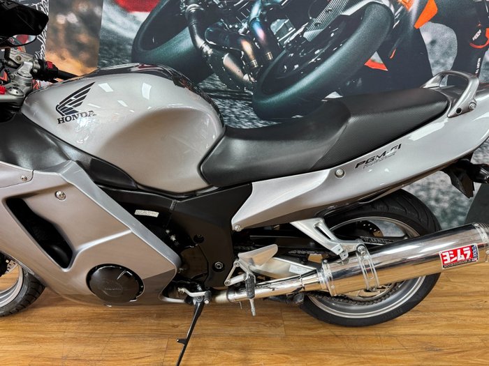 2006 Honda CBR1100XX (SUPER BLACKBIRD) GREY