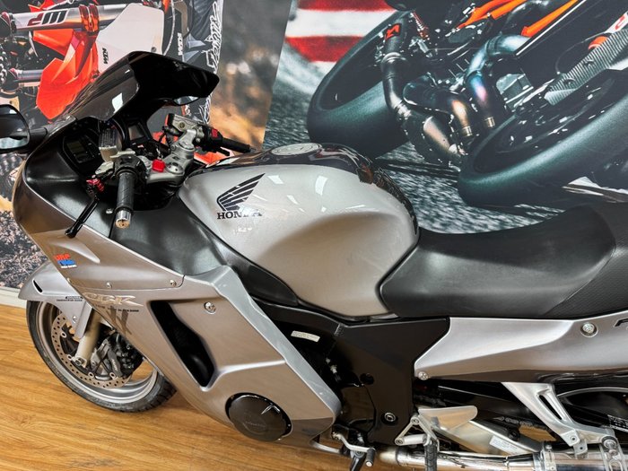 2006 Honda CBR1100XX (SUPER BLACKBIRD) GREY