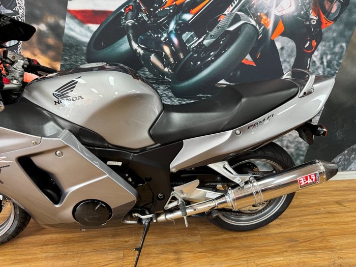 2006 Honda CBR1100XX (SUPER BLACKBIRD) GREY